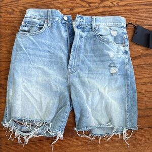 MOTHER high waisted Smokin Short Fray in Resting Beach Face. Size 32. NWT